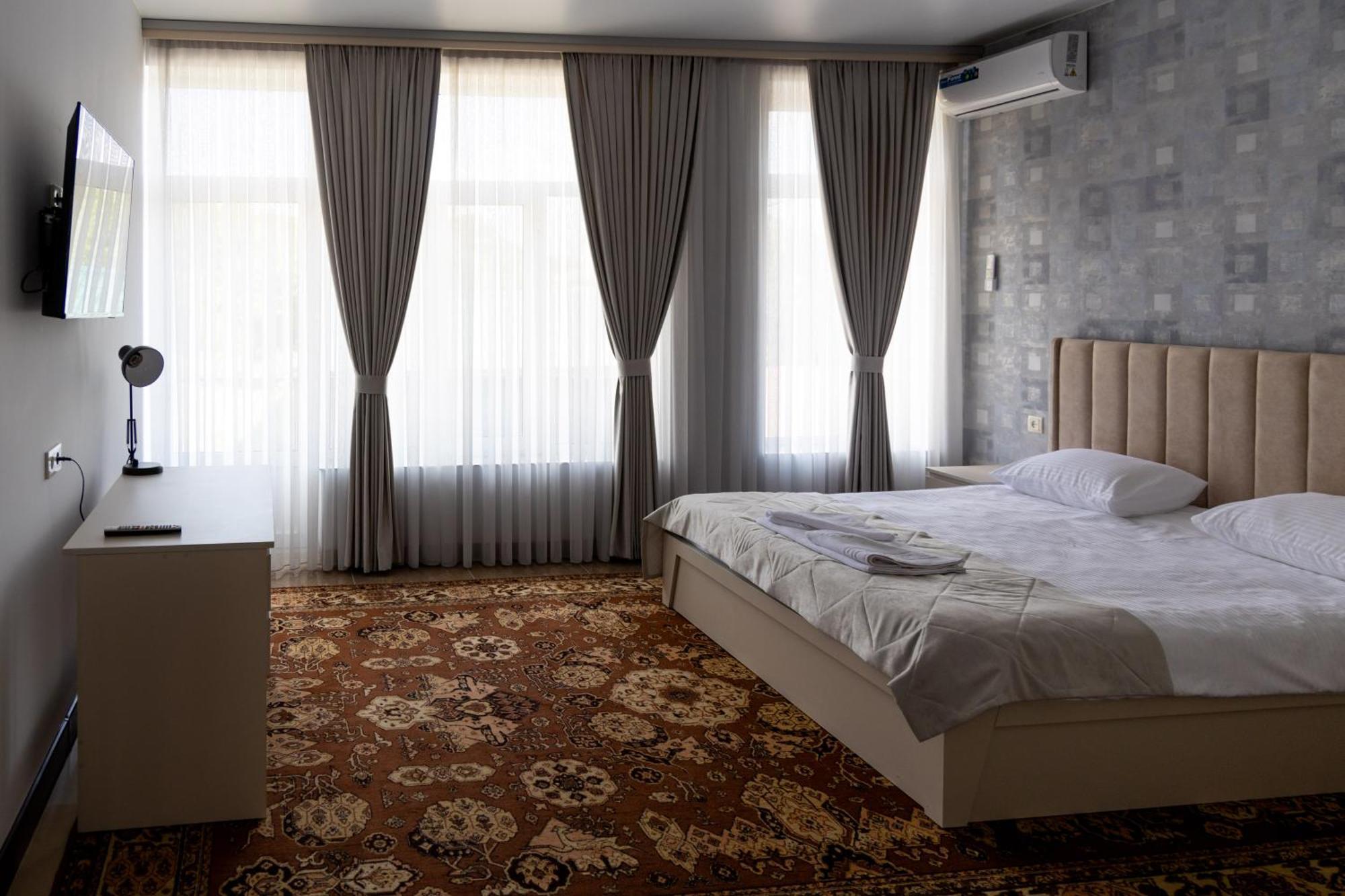 Gladzor Hotel Bagian luar foto