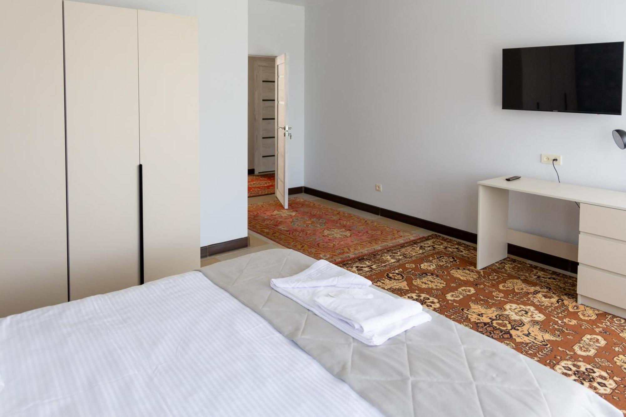 Gladzor Hotel Bagian luar foto